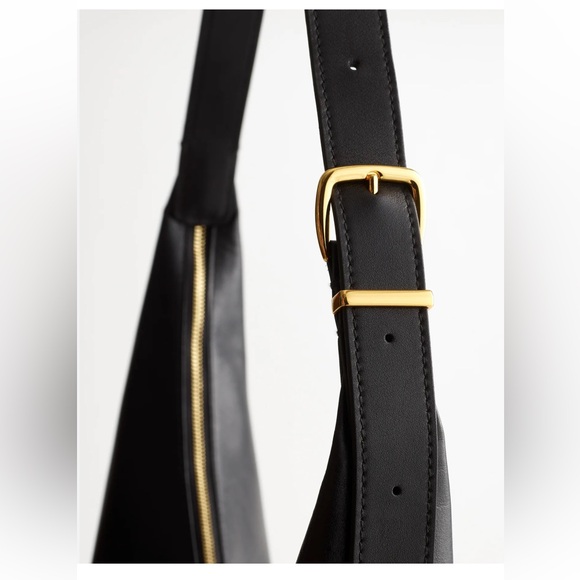 Madewell The Essential Curve Shoulder Bag - Picture 5 of 9